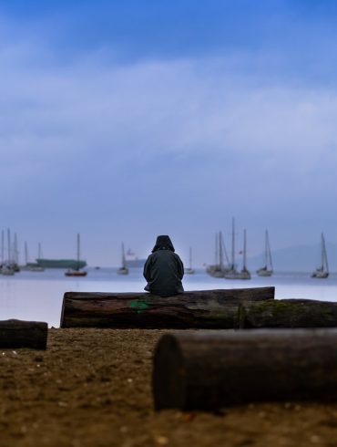 Logging methods for lifting logs British Columbia